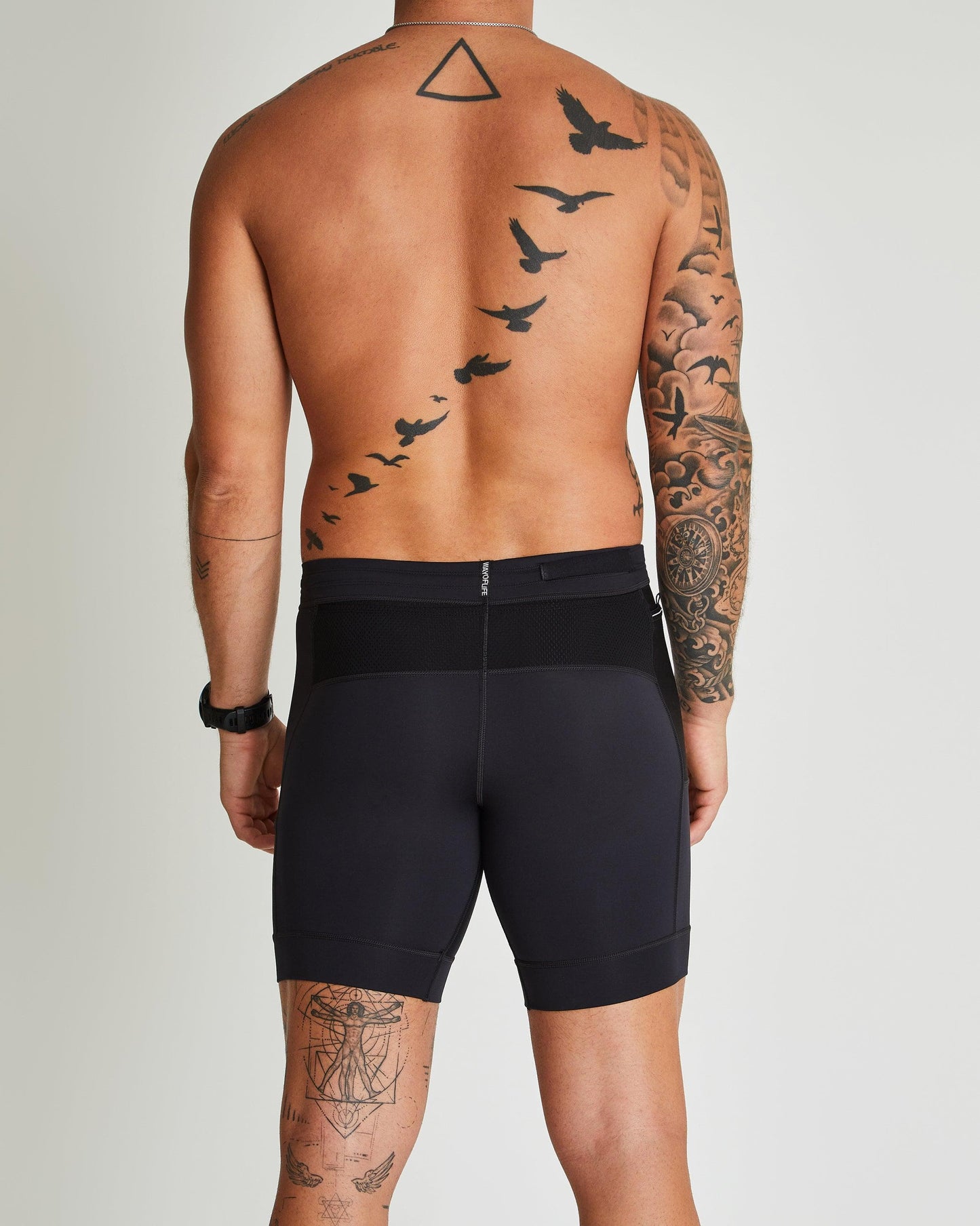 Distance Half Tight in Black